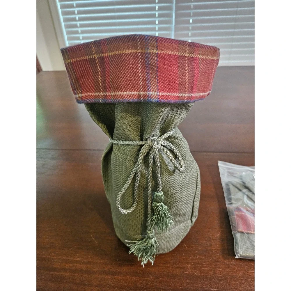 Longaberger red trim